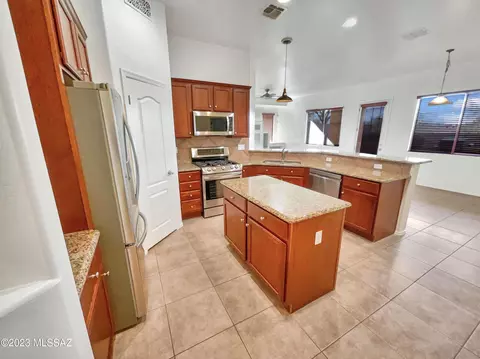 13646 E Aviara Pl, Vail, AZ 85641 photo 7