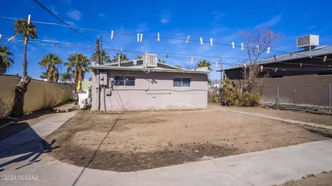 120 E 28th St, South Tucson, AZ 85713 photo 4