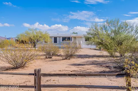 6680 N Carless Ln, Tucson, AZ 85743