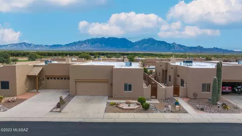 3973 S Golden Lynx Rd, Green Valley, AZ 85614
