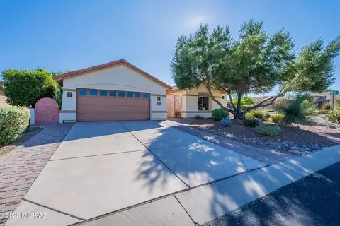876 N Cowboy Canyon Dr, Green Valley, AZ 85614