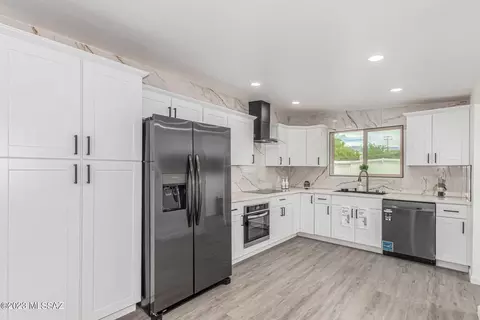 6174 E Seneca St, Tucson, AZ 85712