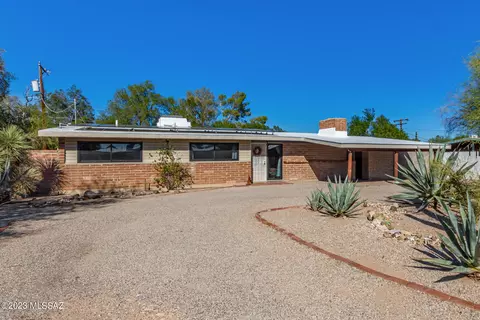 6961 E Timrod St, Tucson, AZ 85710