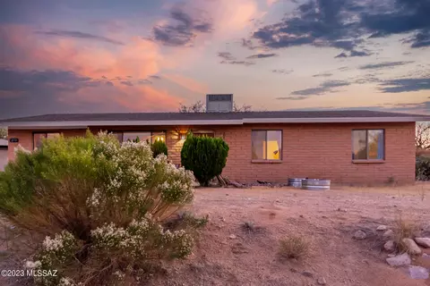279 W La Cuesta Dr, Benson, AZ 85602