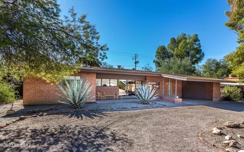 5348 E 10th St, Tucson, AZ 85711