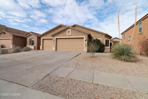 6524 W Elk Falls Way, Tucson, AZ 85757