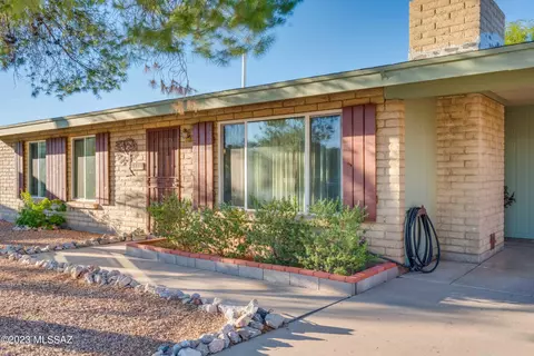 8263 E Winnepeg Pl, Tucson, AZ 85730