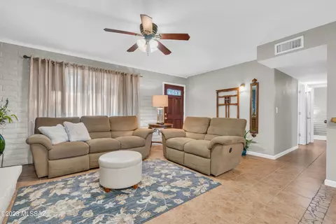 8263 E Winnepeg Pl, Tucson, AZ 85730 photo 3