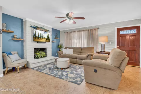 8263 E Winnepeg Pl, Tucson, AZ 85730 photo 2