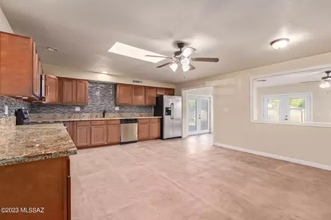 7521 E Tamara Pl, Tucson, AZ 85730 photo 8