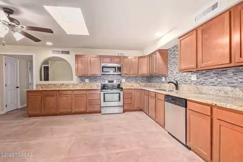 7521 E Tamara Pl, Tucson, AZ 85730 photo 9