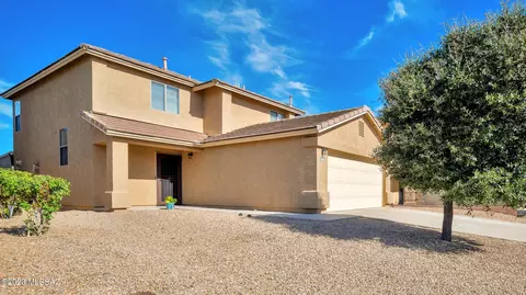 766 W Flaming Arrow Dr, Green Valley, AZ 85614