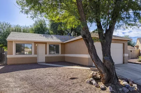 1827 W Ransom Oaks Dr, Tucson, AZ 85746