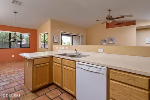 8586 S Dubloon Way, Tucson, AZ 85756 photo 6
