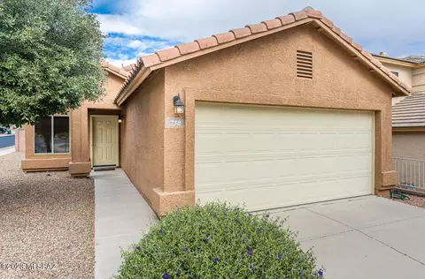 730 W Flaming Arrow Dr, Green Valley, AZ 85614