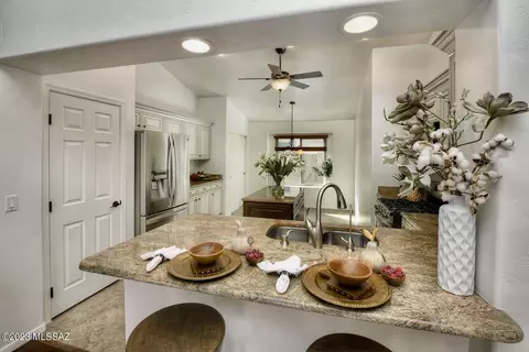 1329 E Dejerine Pl, Oro Valley, AZ 85737