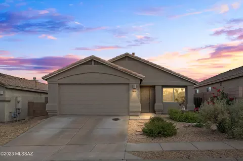 733 S Painted River Way, Vail, AZ 85641