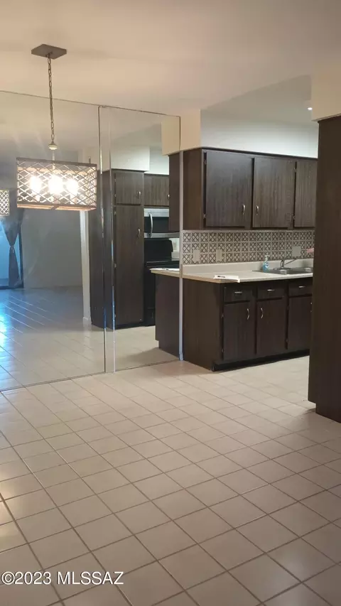 6312 N Barcelona Ln #602, Tucson, AZ 85704