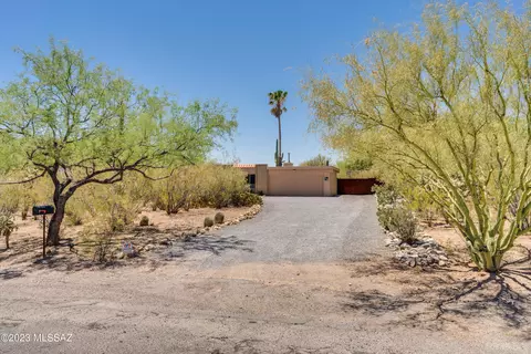 4352 N Drake Pl, Tucson, AZ 85749