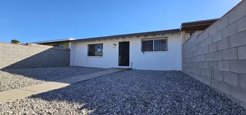 2426 Parkside Dr, Tucson, AZ 85713