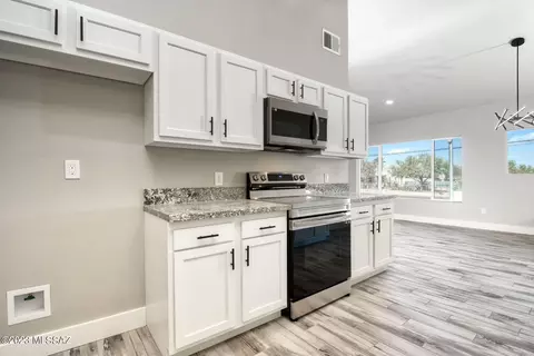 892 E Glenn St, Tucson, AZ 85719 photo 9