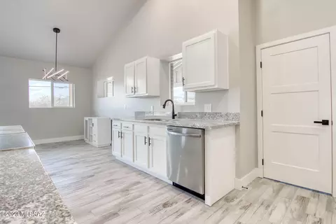 892 E Glenn St, Tucson, AZ 85719 photo 10