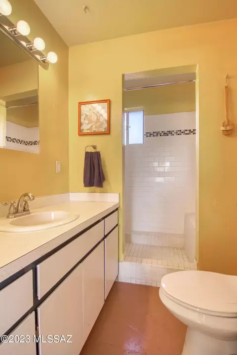 892 E Glenn St, Tucson, AZ 85719 photo 46