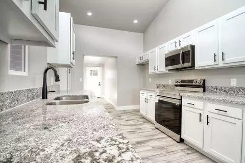 892 E Glenn St, Tucson, AZ 85719 photo 8
