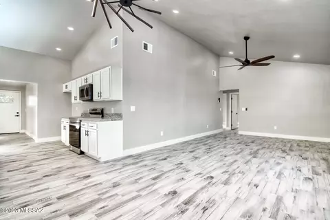 892 E Glenn St, Tucson, AZ 85719 photo 3