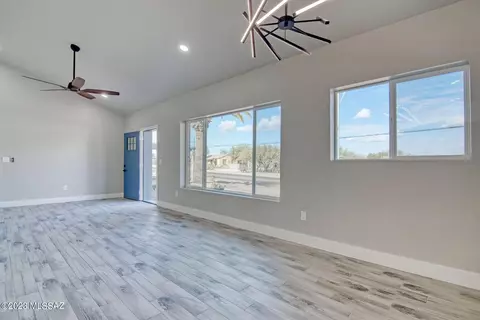 892 E Glenn St, Tucson, AZ 85719 photo 4