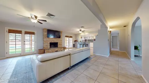 11861 E Injun Pl, Tucson, AZ 85749 photo 3