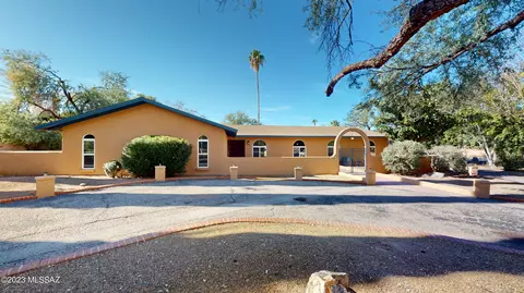11861 E Injun Pl, Tucson, AZ 85749 photo 2