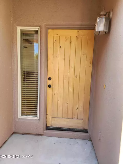7664 E Sierra Park Loop, Tucson, AZ 85710 photo 3