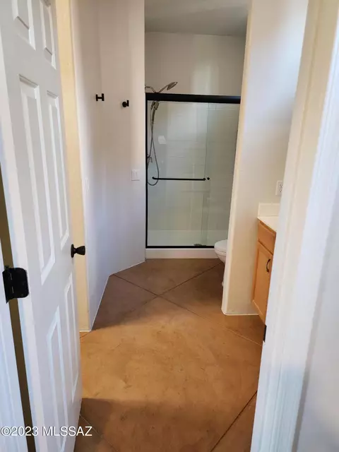 7664 E Sierra Park Loop, Tucson, AZ 85710 photo 9