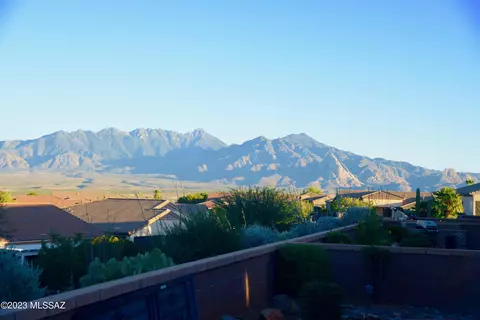 2300 W Calle Balaustre, Green Valley, AZ 85622