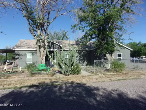 541 S Chavarria Ln, Thatcher, AZ 85552