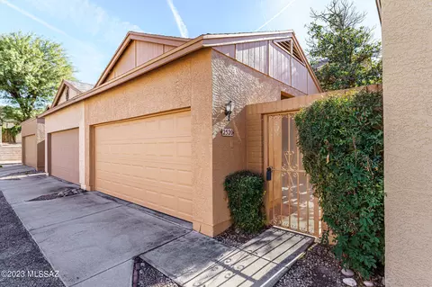2520 N Palo Dulce Dr, Tucson, AZ 85745