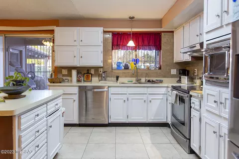 960 N Evelyn Ave, Tucson, AZ 85710