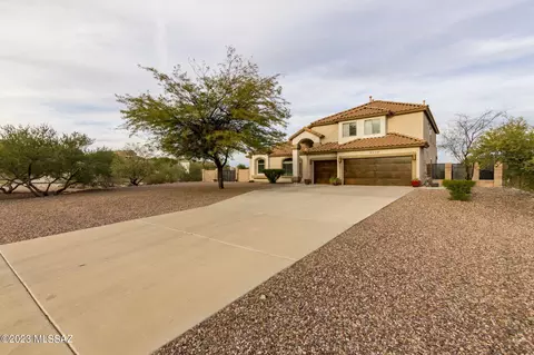 4536 W Desert Zinnia Dr, Tucson, AZ 85743