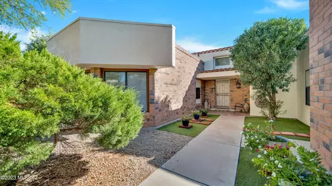 921 W Rio Guaymas, Green Valley, AZ 85614