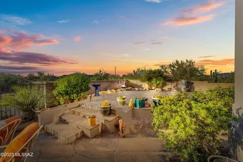 8304 N Starfinder Pl, Tucson, AZ 85704