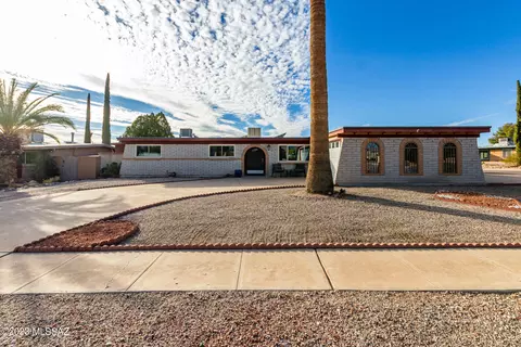 2922 S Hearthstone Dr, Tucson, AZ 85730