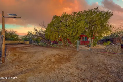 9325 S Vicki Dr, Tucson, AZ 85736