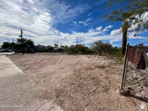 2526 S 8th Ave #17, Tucson, AZ 85713