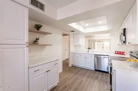 2525 E Prince Rd #18, Tucson, AZ 85716