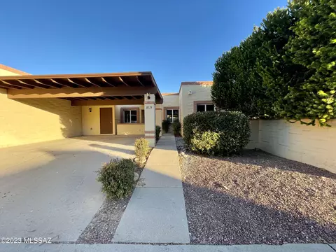 8119 E Rivenoak Dr, Tucson, AZ 85715