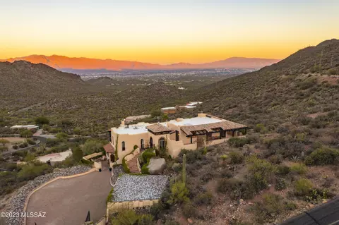 6311 W Trails End Rd, Tucson, AZ 85745