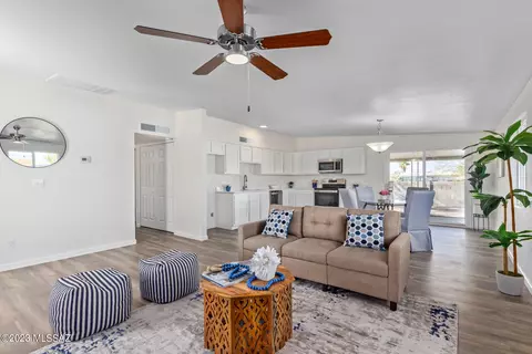 9842 E 33rd St, Tucson, AZ 85748