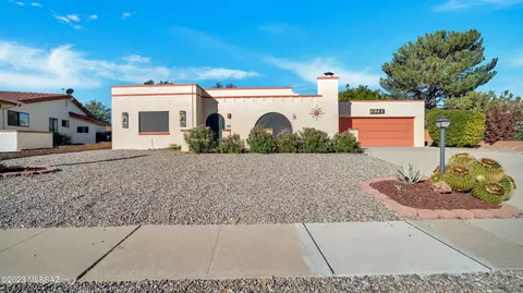 180 E Paseo De Golf, Green Valley, AZ 85614