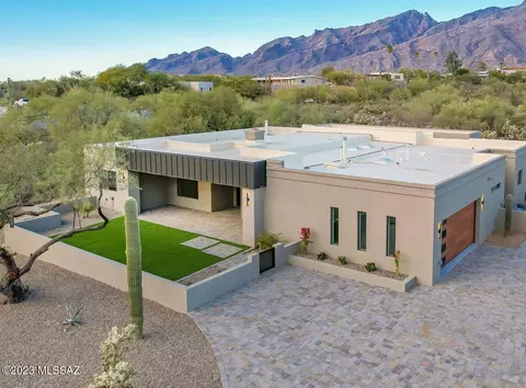 4935 N Calle Esquina, Tucson, AZ 85718